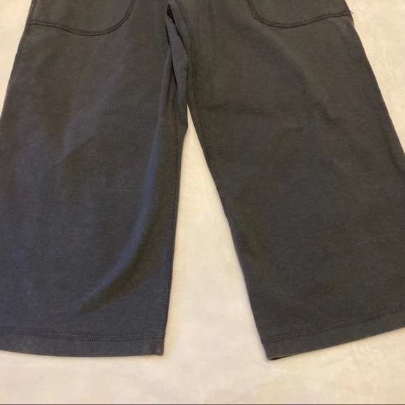 Old Navy Go Out Get Active Capri XS - Picture 6 of 11